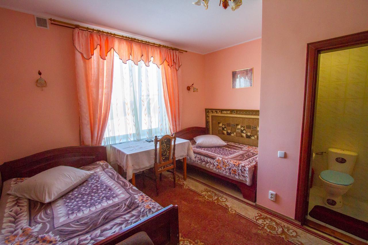 Orysya Hotel Kopychyntsi ภายนอก รูปภาพ