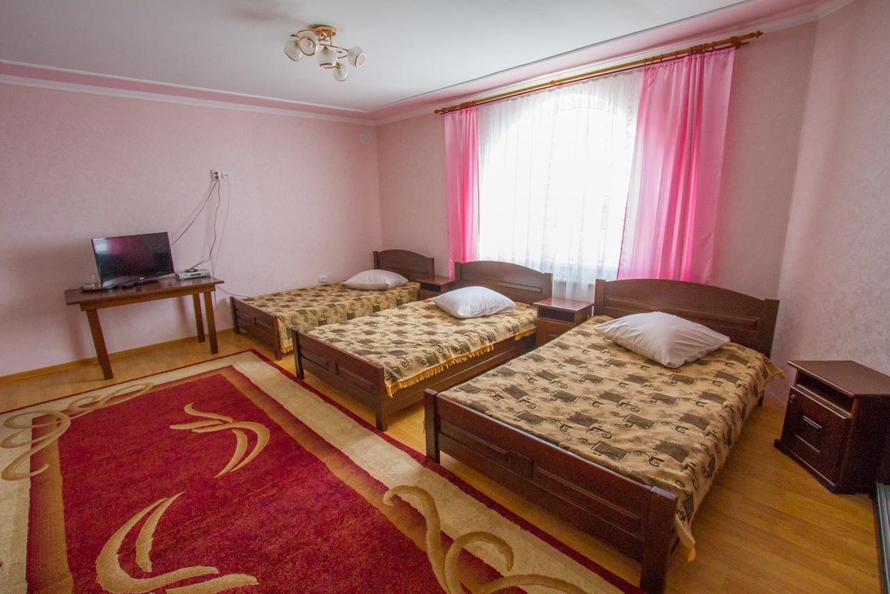 Orysya Hotel Kopychyntsi ภายนอก รูปภาพ