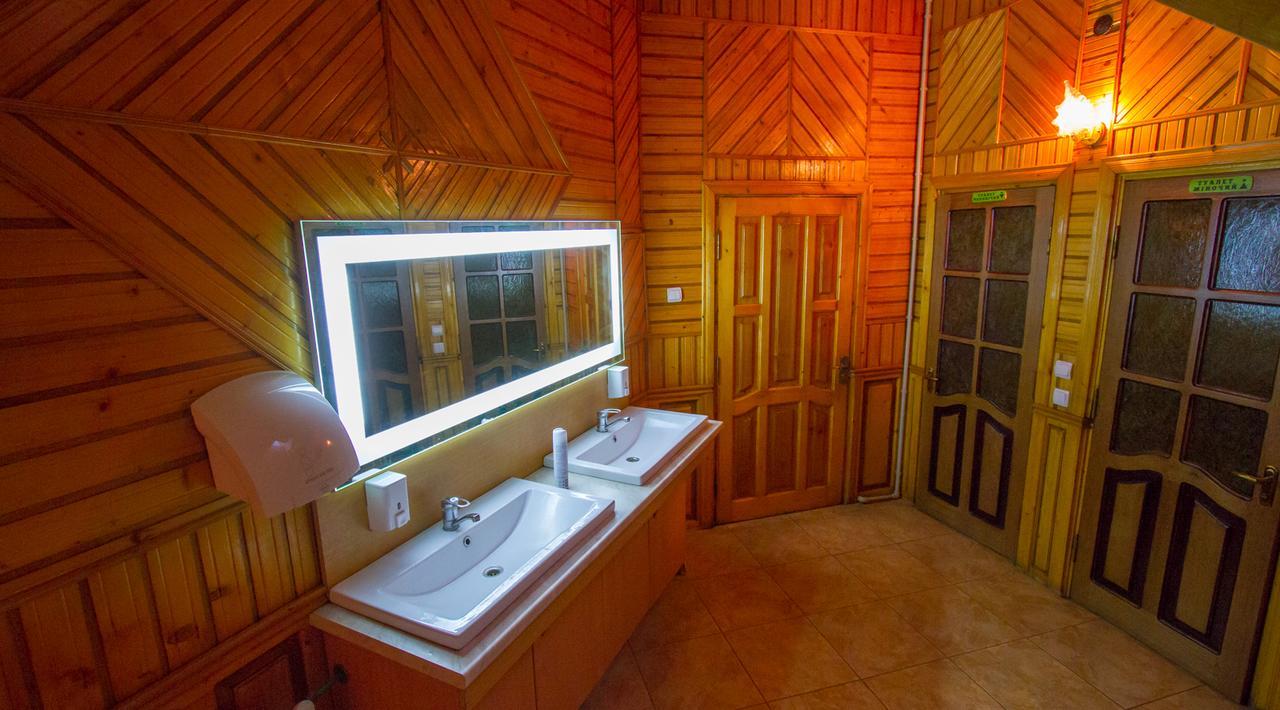 Orysya Hotel Kopychyntsi ภายนอก รูปภาพ