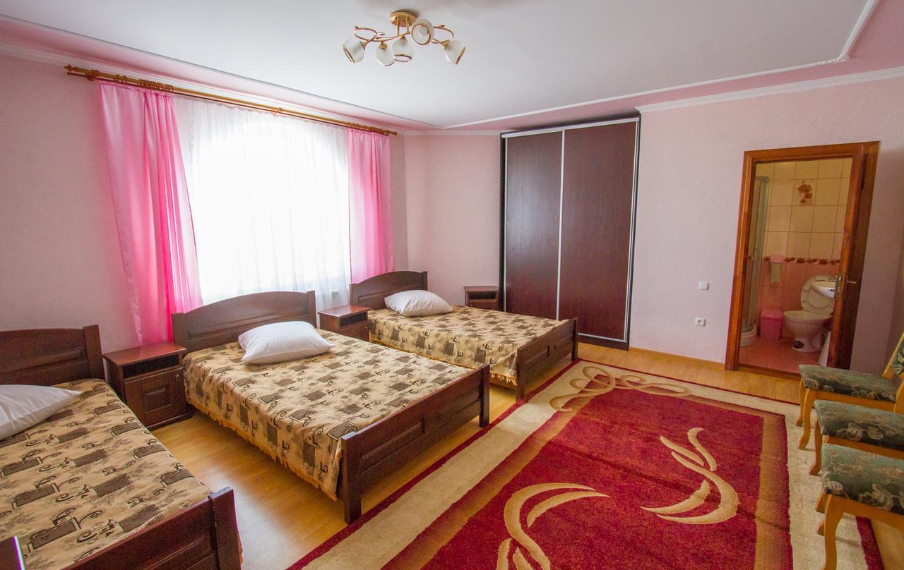 Orysya Hotel Kopychyntsi ภายนอก รูปภาพ